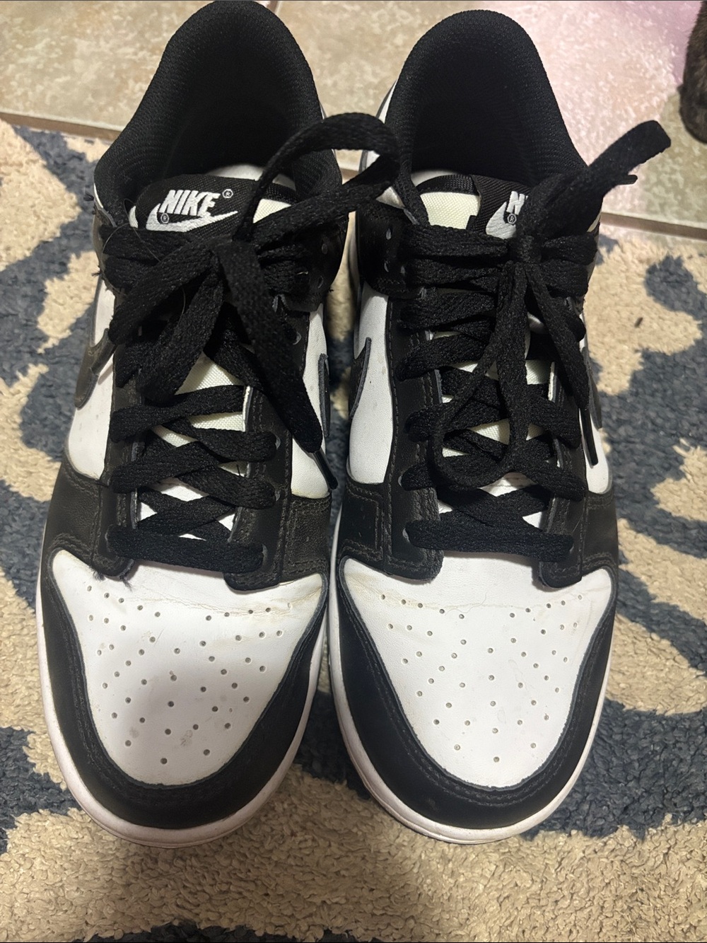 Nike Black and White Men’s Low-Top Sneakers